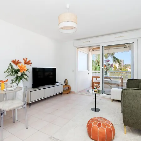 Grand Balcon Sud Avec Piscine Proche Cannes *
