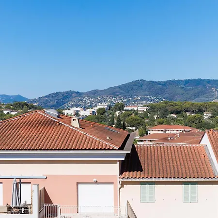 Grand Balcon Sud Avec Piscine Proche Cannes アパート ル·カネ