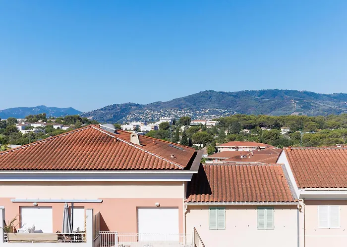 Grand Balcon Sud Avec Piscine Proche Cannes Daire Le Cannet
